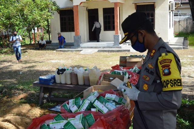 Makanan dan Obat Kedaluwarsa Dibakar di Mapolres Natuna