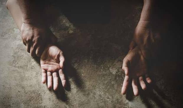 Bejat! Ayah Ini Tega Perkosa Putri Kandungnya yang Terserang Stroke