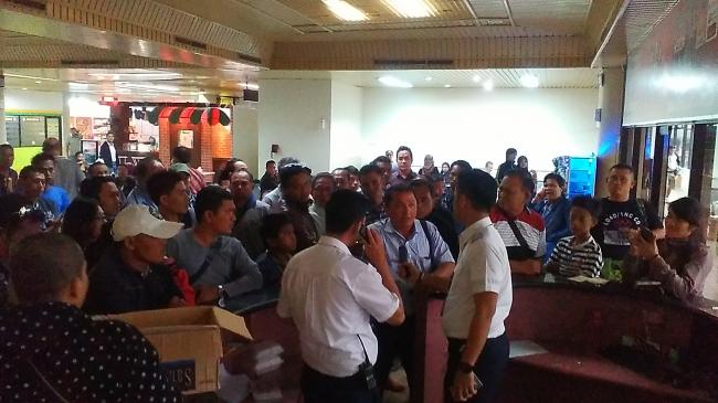 Pesawat di Hang Nadim Delay, Calon Penumpang: Kami Tunggu 10 Menit atau Kepalamu Putus!