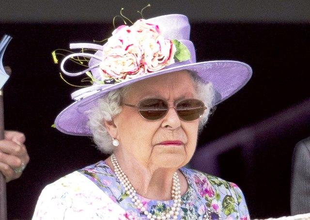 Ratu Elizabeth Cari Admin Media Sosial, Gajinya Rp 554 Juta