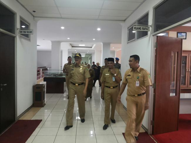 Hamid Tak Ingin Ada Pegawai Asal Bapak Senang