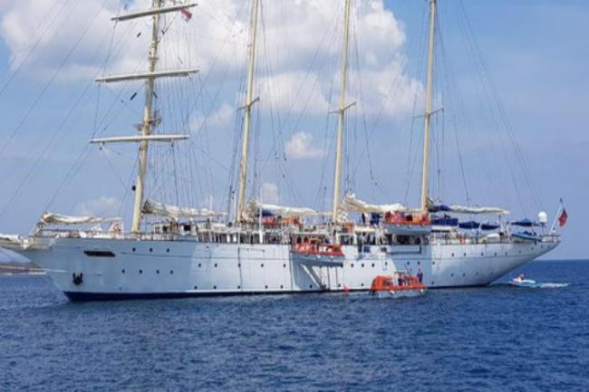 Kapal Pesiar Star Clipper Bawa 74 Wisatawan dari 13 Negara Berlabuh di Batam