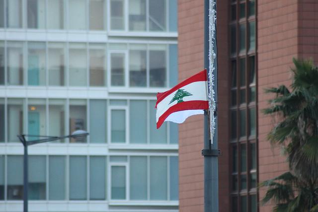 Jeritan Warga Lebanon Diperlakukan Beda dengan Bom Paris