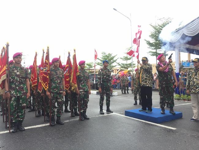 Warga Karimun Penasaran Atraksi Marinir di Coastal Area