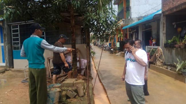 Bocah di Batam Minta Tolong Ke Wali Kota, Petugas Dinas Bina Marga Turun ke Lokasi Banjir