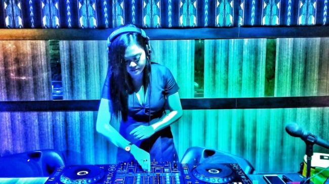 Cerita Nanda, DJ Cantik Penghibur Dunia Malam Kota Batam
