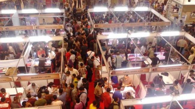 800 Peserta dari Seluruh Indonesia Ikuti Kontes Batu Akik di Medan