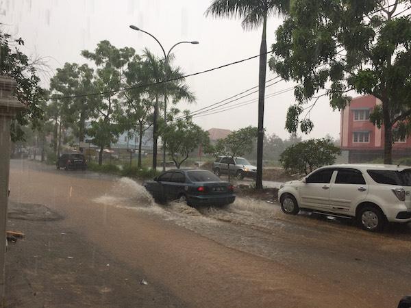 Hati-hati, Hujan Lebat Kembali Guyur Batam