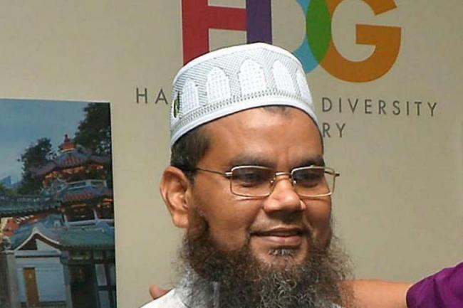 Mengapa Imam di Singapura Ini Berurusan dengan Polisi?