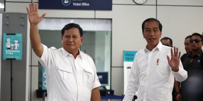 Sisi Lain dari Pertemuan Jokowi dan Prabowo di MRT yang Mengundang Tawa