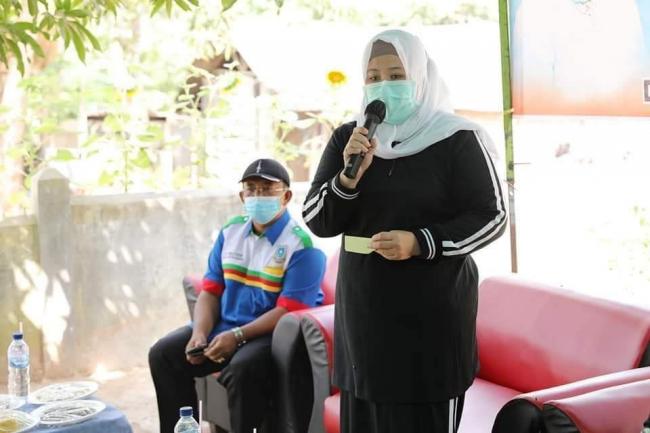 Ajak Ibu-ibu Tembesi Bengkel Bikin Batik, Marlin Siap Melatih, Pembelinya pun Ada