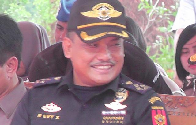 Nyaris Tabrakkan Kapal ke Petugas BC, Penyelundup Rokok Ditangkap di Pulau Tekong