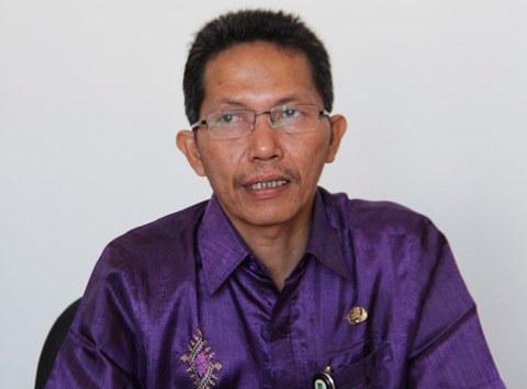 Amsakar Achmad Kembalikan Mobil Dinas. "Kalau Rumah Dinas, Tunggu SK Pemberhentian"