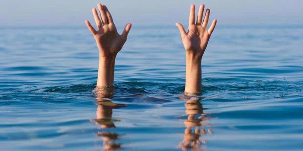 [BREAKING NEWS] Dua Siswa SMAN 08 Batam Tenggelam di Air Terjun Duriangkang