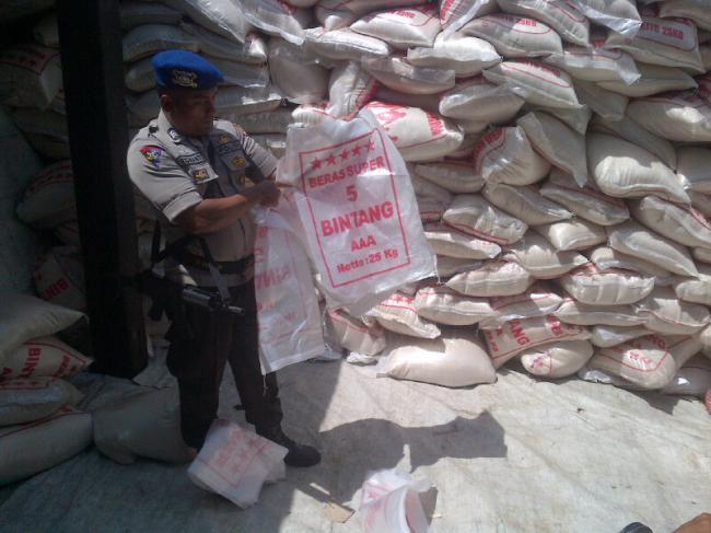 Polisi Kembali Gerebek Gudang Beras Citra Buana
