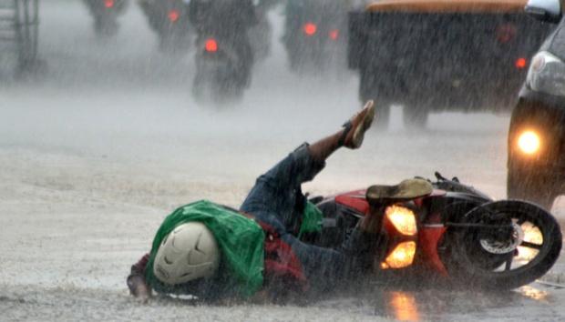 Rawan Kecelakaan, Polres Tanjungpinang Imbau Pengendara Hati-hati di Musim Hujan