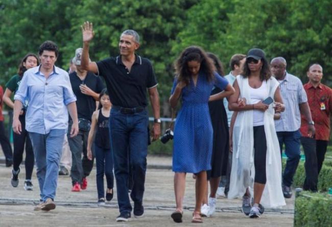Dihantui Kenangan, Obama Bawa Keluarga ke Indonesia