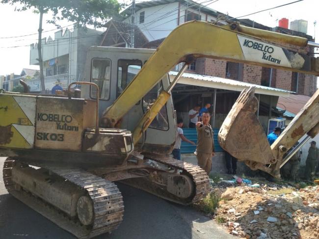 Dua Bangunan Bersengketa Dieksekusi di Kelurahan Baloi Indah