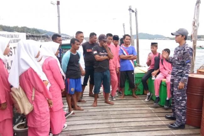 Lanal Dabo Kerahkan Posal dan Posbinpotmar Sampaikan Pentingnya Keselamatan Berlayar 