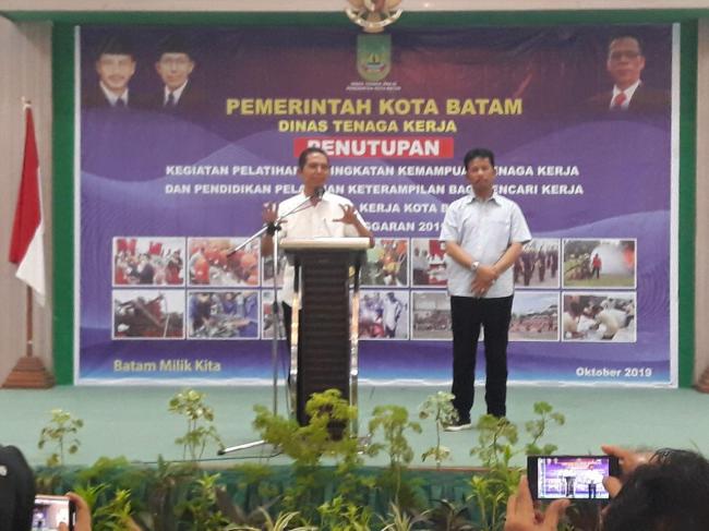 Kode Keras Rudi ke Amsakar Disambut Tepuk Tangan Buruh