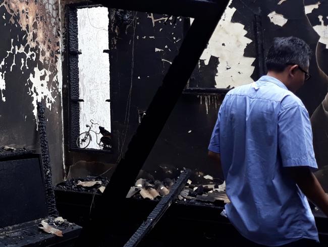 Rumah Berperabot Kayu Jati di Tiban Ludes Terbakar