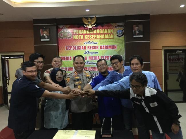 Polres Karimun dan Pers Tanda Tangani Kesepakatan Keterbukaan Informasi