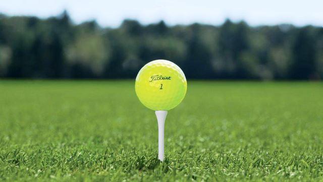 Warga Taman Golf Residence 3 Protes Bola Golf Nyasar ke Rumah
