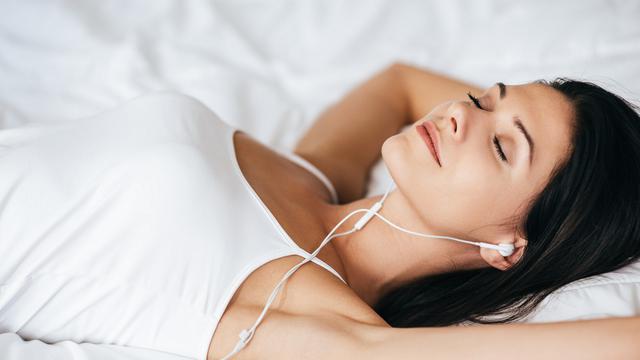 Tidur Terpisah dari Pasangan dan 4 Manfaatnya untuk Anda
