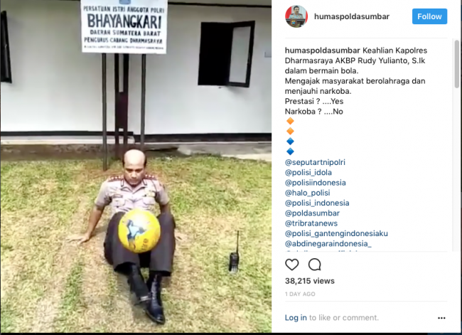 Aksi Juggling Bola Kapolres Dharmasraya Ini bak Ronaldo
