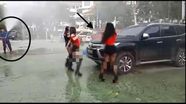 Penari Erotis di Engku Putri Ternyata Disiram Petugas Pemadam Kebakaran
