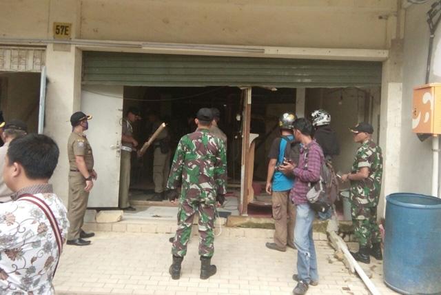 [BREAKING NEWS] Aparat Kembali Obrak-abrik Lokasi Prostitusi Belakang BCA Jodoh