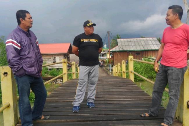 Jembatan di Kampung Melukap Lingga Ini Membahayakan Warga