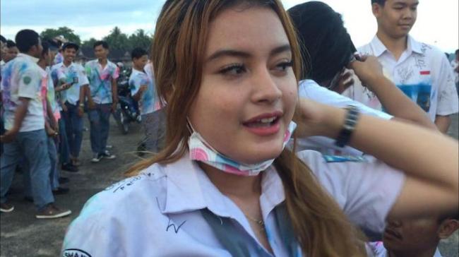 Video: Pelajar Cantik di Tanjungpinang Bikin Heboh Rayakan Kelulusan SMA
