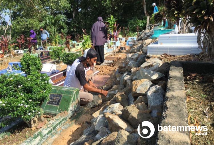 Perbaikan Dinding Makam TPU Kamboja Tanjunguban Akibat Longsor Tunggu APBD-P