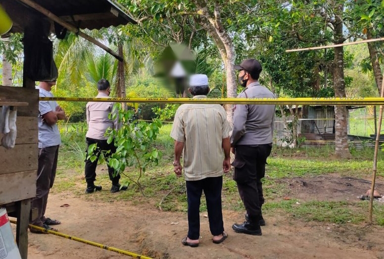 Student in Natuna Found By His Mother Dead Hanging From a Mango Tree