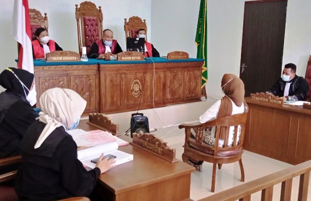 Dugaan Penggunaan Gelar Palsu Seret Rini Pratiwi ke Meja Hijau