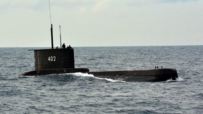 21 KRI Dikerahkan Cari KRI Nanggala, Termasuk Kapal Selam Alugoro