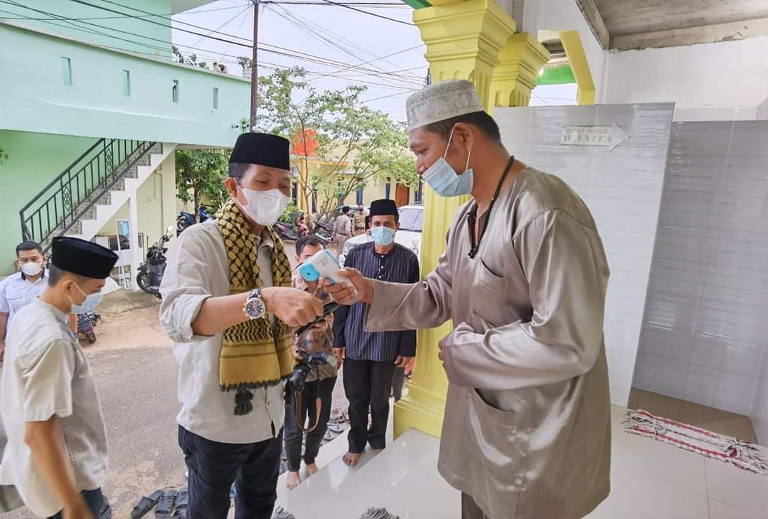 Safari Ramadan, Amsakar Serahkan Bantuan Masjid