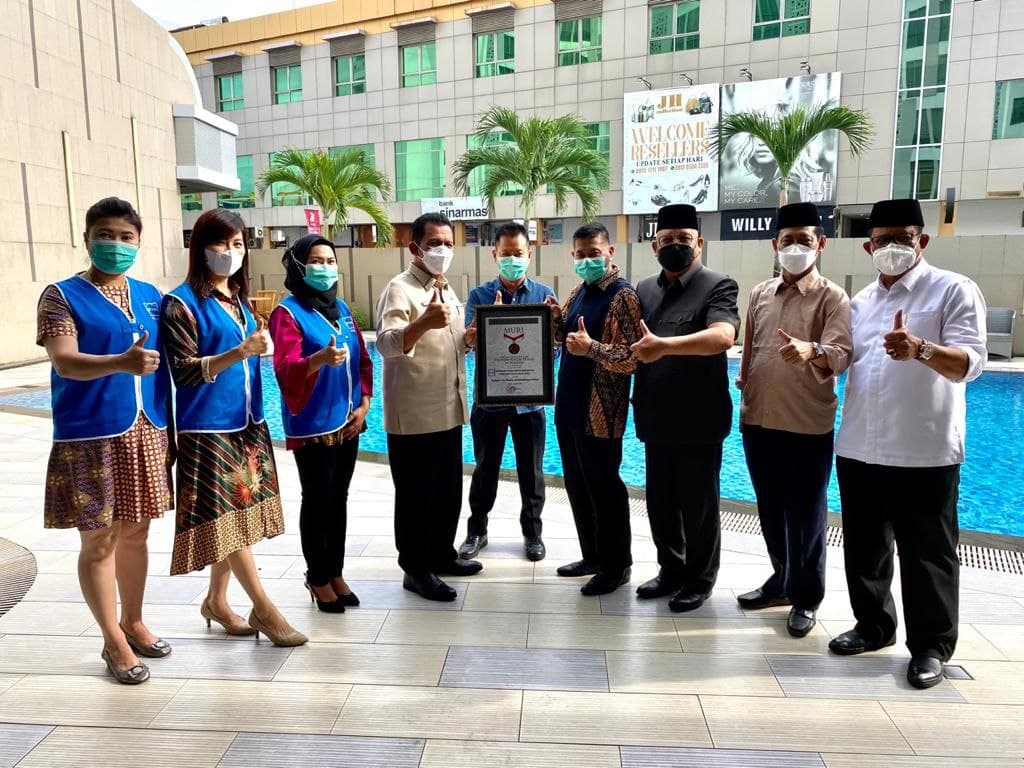 Luar Biasa, Apindo Kepri Raih Rekor MURI Dunia Pembagian Nasi Bungkus Berkesinambung Terlama