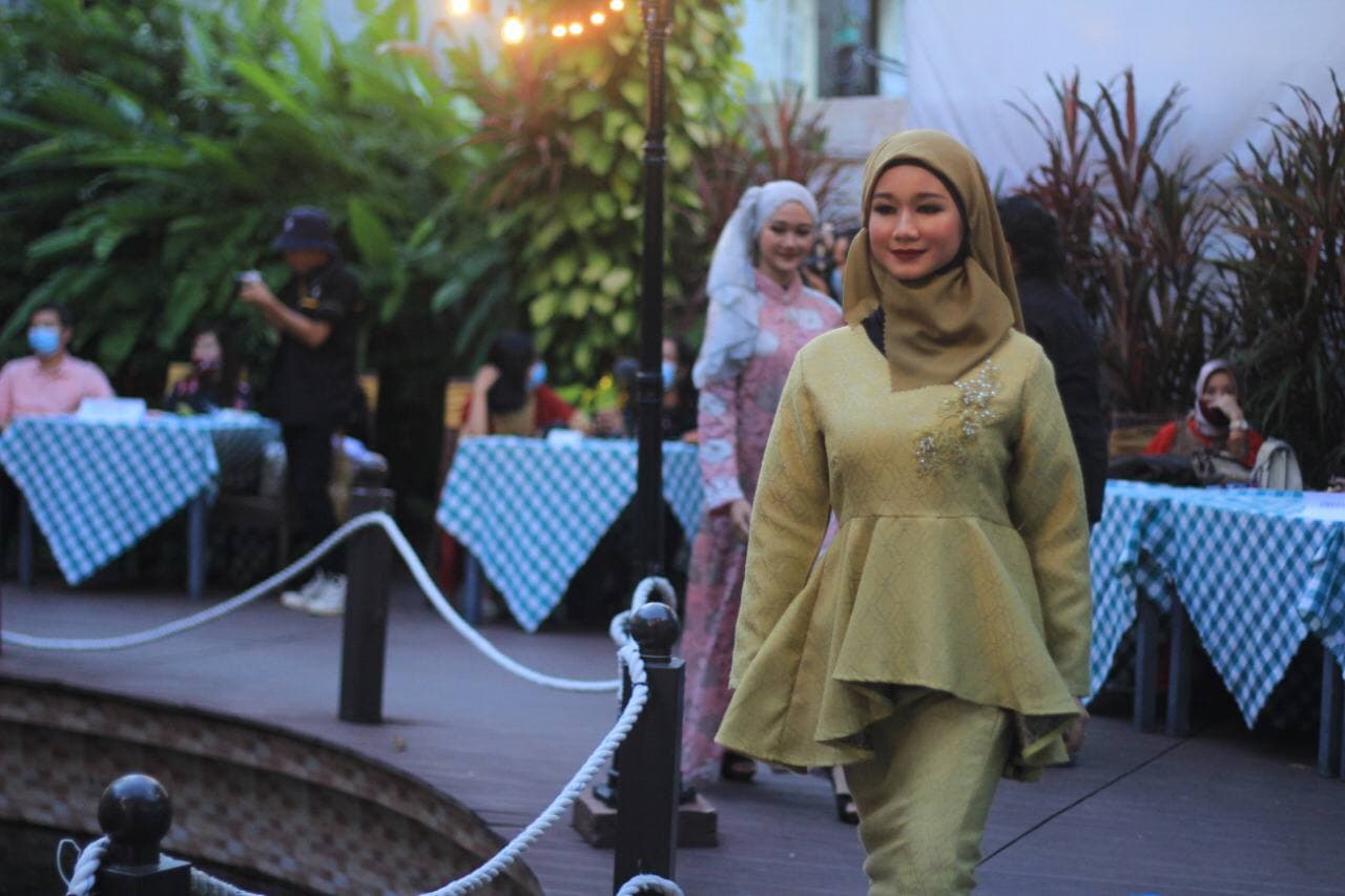 Desainer Batam Unjuk Koleksi Busana Muslim di ZemaAplus Ramadhan Fest 2021