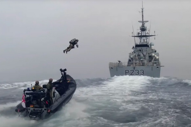 Video: Marinir Inggris Uji Coba Pakaian Iron Man untuk Lawan Bajak Laut