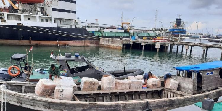 Ekspedisi J&T Batam Ketahuan Selundupkan Baju, Tas, Sepatu dari Pelabuhan Tikus