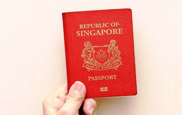 Singapura Kembalikan Masa Berlaku Paspor Jadi 10 Tahun