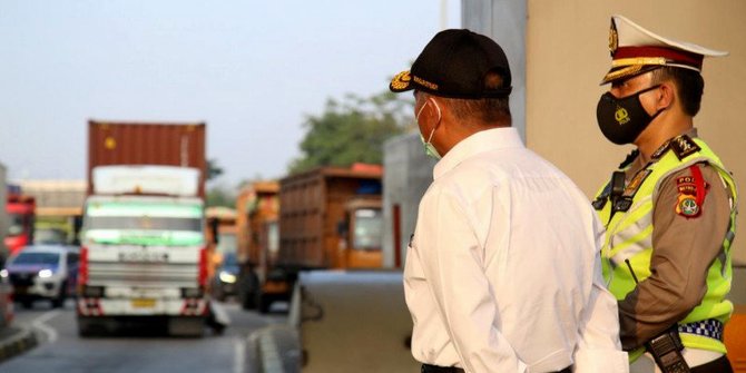 Menko PMK: Petugas di Perbatasan Sulit Bedakan Pemudik dengan Pekerja