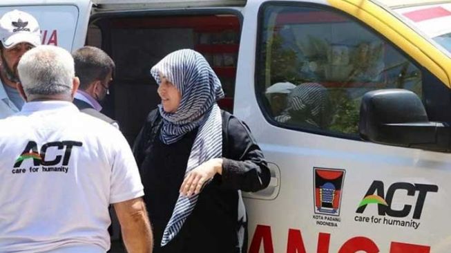 Viral Ambulans Berlogo Pemkot Padang Bantu Evakuasi Korban di Palestina