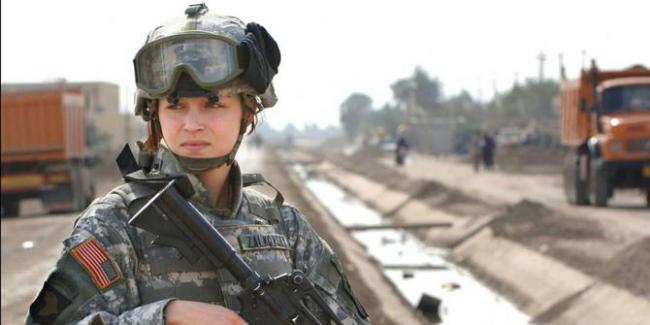 Foto Telanjang Marinir Perempuan AS Disebar Rekan