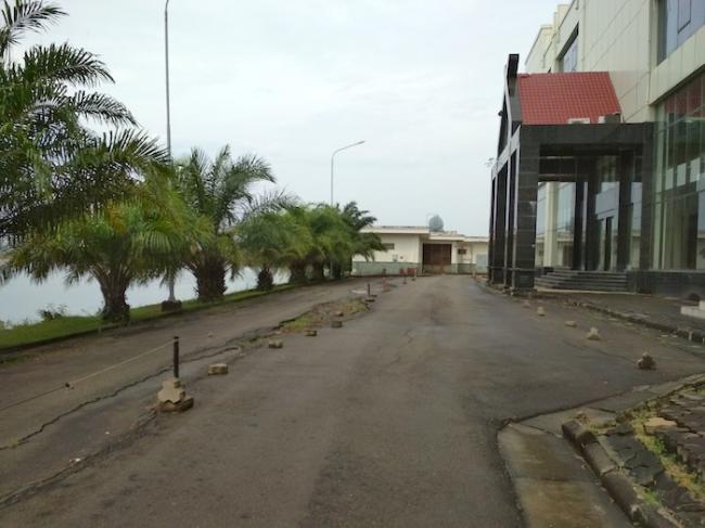 BREAKING NEWS: Jalan di Belakang Gedung Sumatera Promotion Centre Amblas