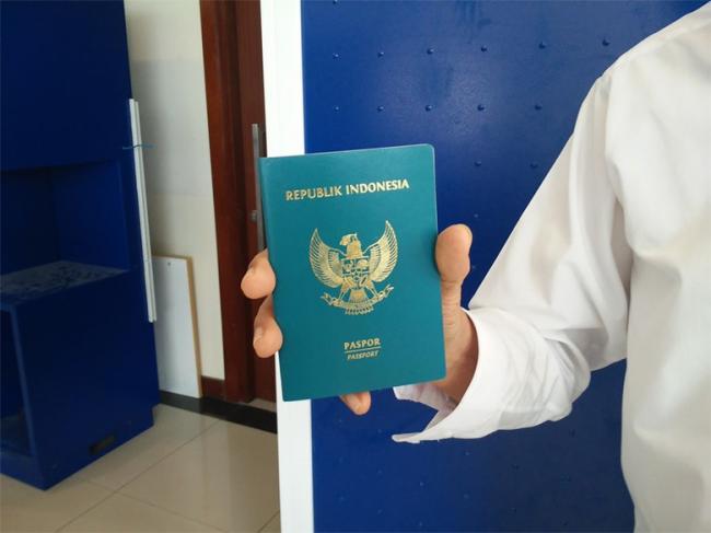 Cara Bikin Paspor Melalui WhatsApp, Jangan Kirim Antrean dari Subuh