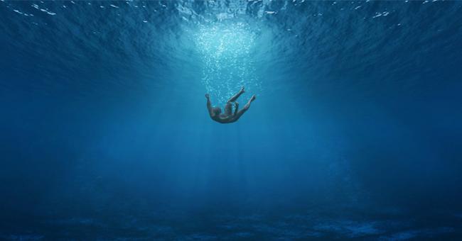 Diduga Depresi, Calon Penumpang Pelni Terjun ke Laut di Karimun