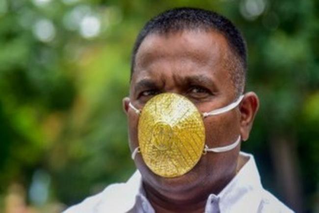Terlalu Kaya, Pria di India Ini Beli Masker Emas Tangkal Corona